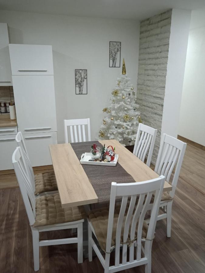 אוטוצאץ Apartman Danijela מראה חיצוני תמונה
