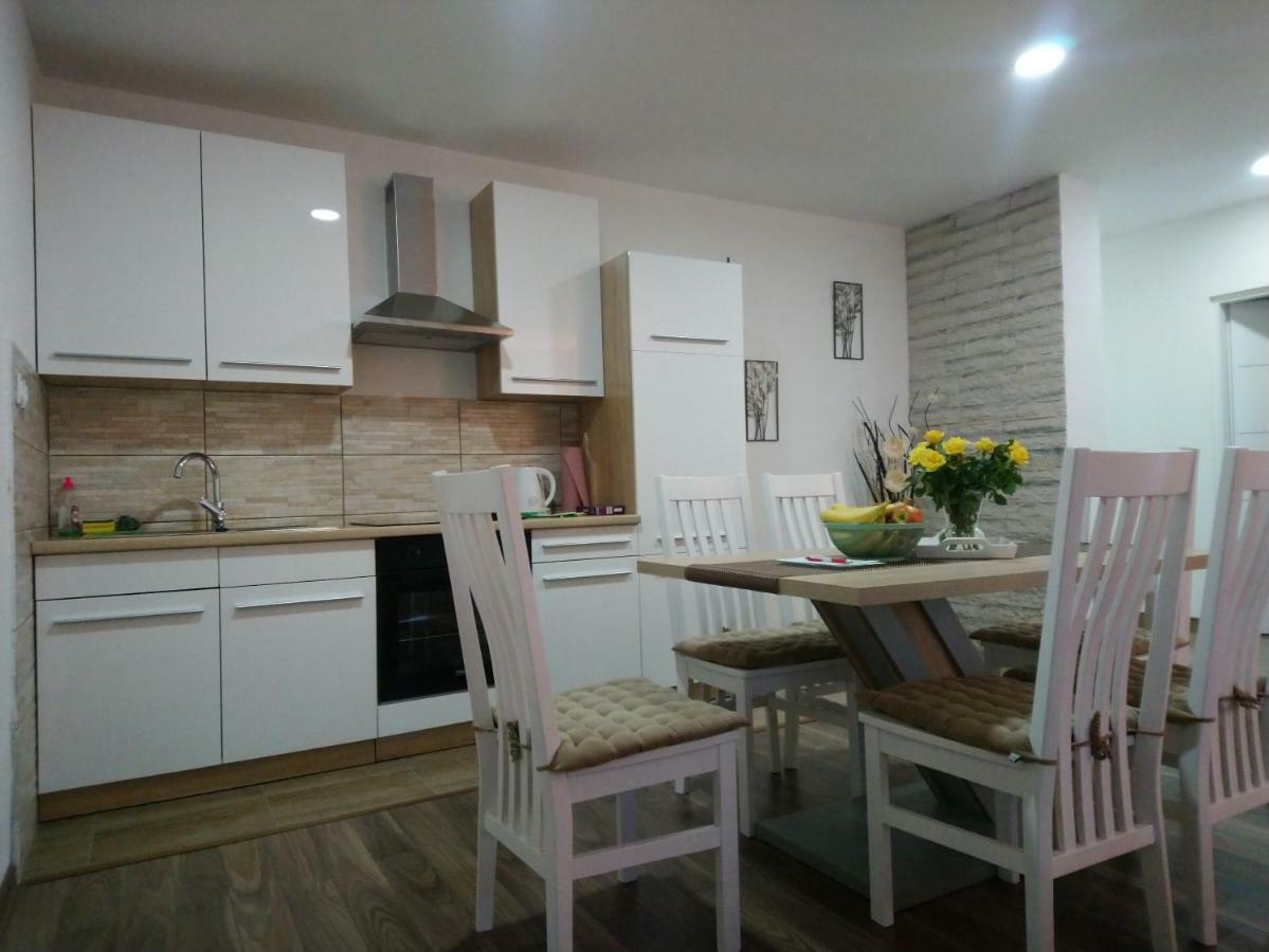 אוטוצאץ Apartman Danijela מראה חיצוני תמונה